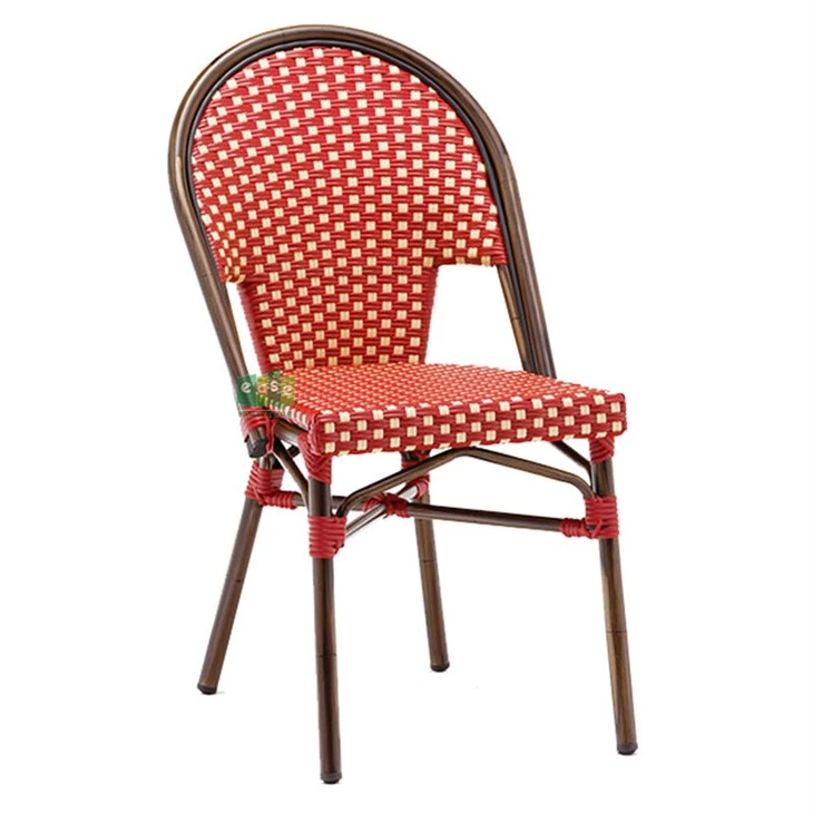Buiten salontafel en stoelen
